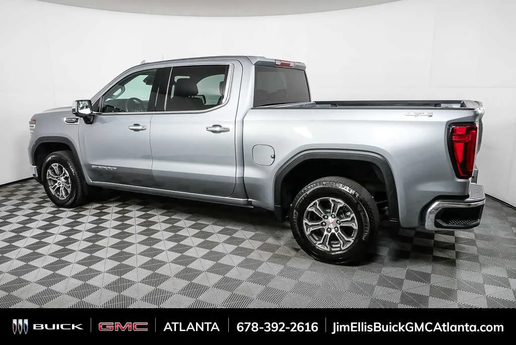 2025 GMC Sierra 1500 SLT thumbnail 2