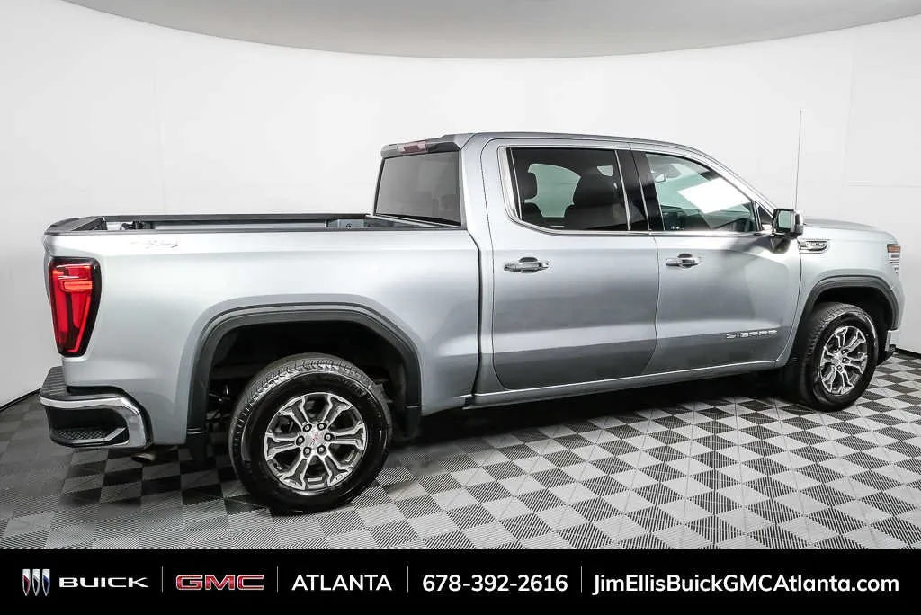 2025 GMC Sierra 1500 SLT thumbnail 25