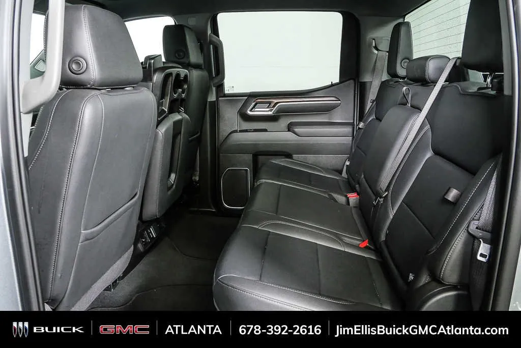 2025 GMC Sierra 1500 SLT thumbnail 17