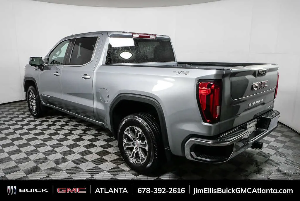 2025 GMC Sierra 1500 SLT thumbnail 3