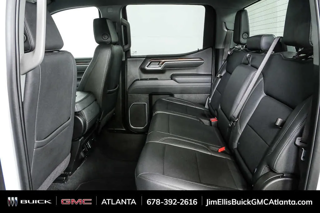 2025 GMC Sierra 1500 SLT thumbnail 17