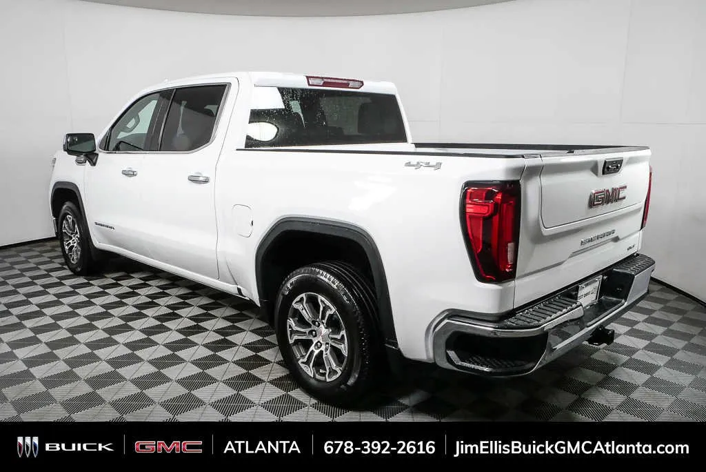 2025 GMC Sierra 1500 SLT thumbnail 3