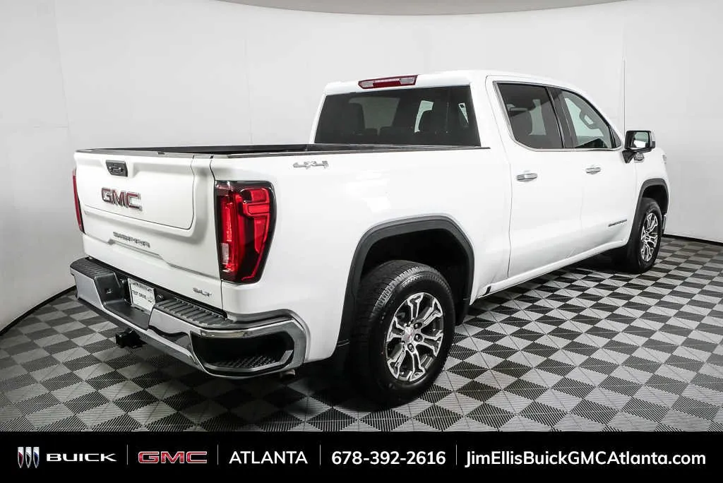 2025 GMC Sierra 1500 SLT thumbnail 3