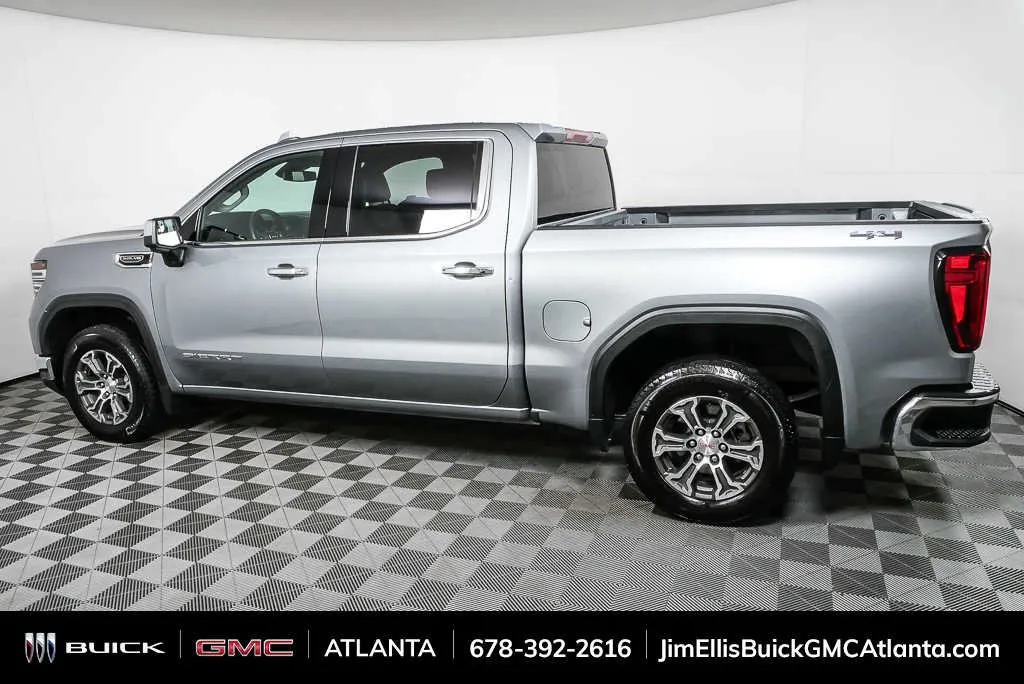 2025 GMC Sierra 1500 SLT thumbnail 2