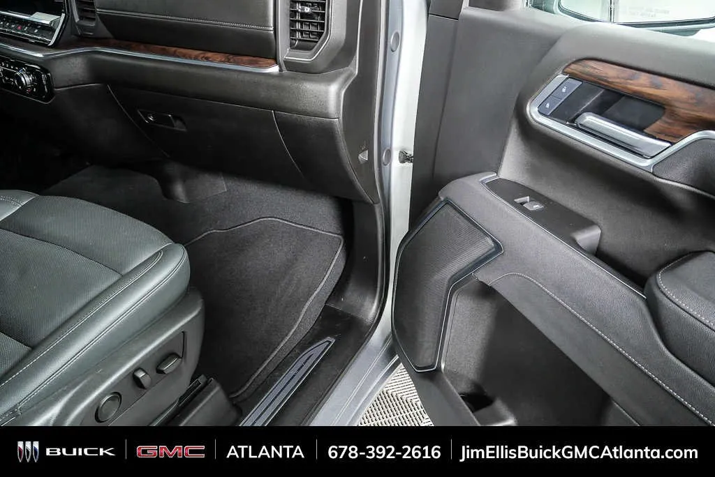 2025 GMC Sierra 1500 SLT thumbnail 23