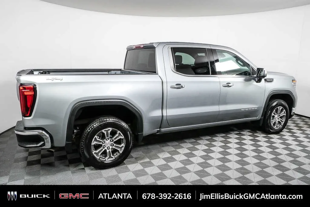 2025 GMC Sierra 1500 SLT thumbnail 26