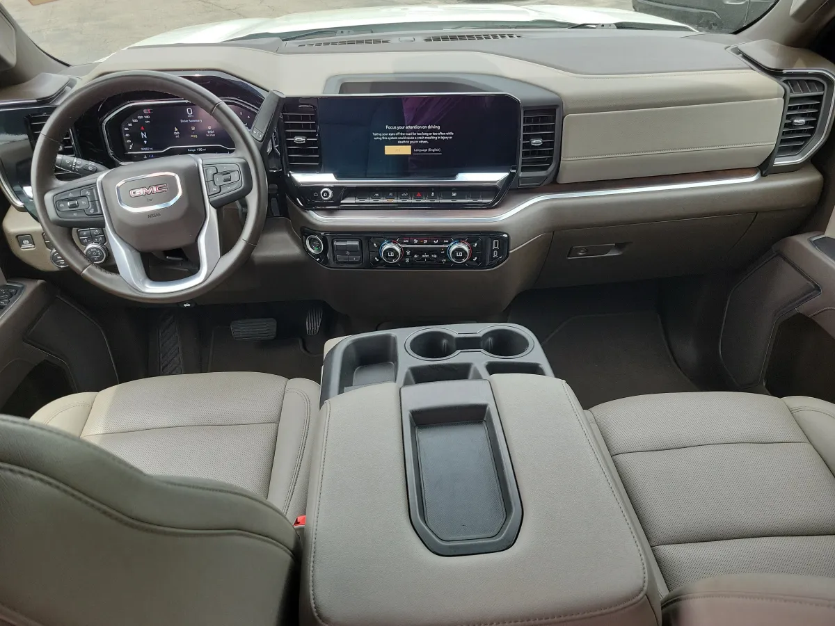 2025 GMC Sierra 1500 SLT thumbnail 11
