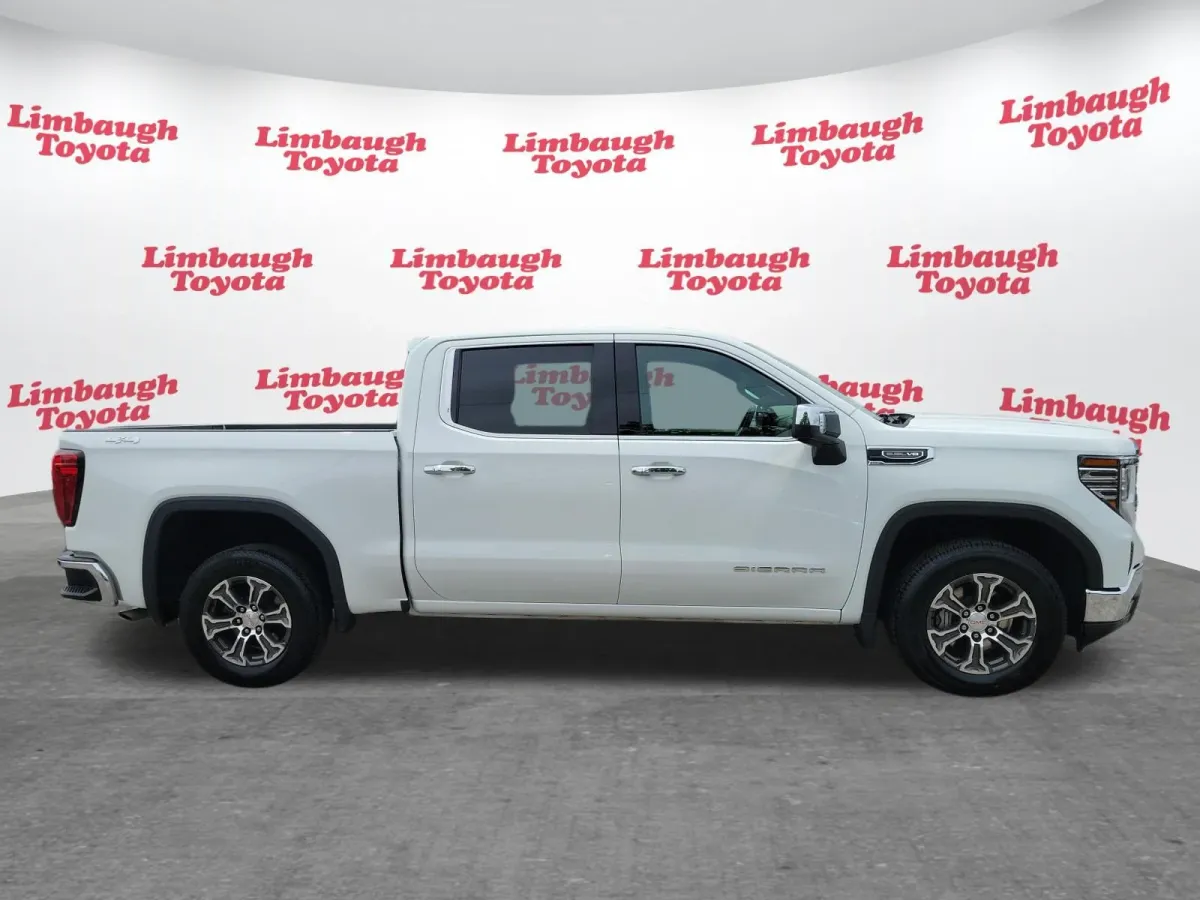 2025 GMC Sierra 1500 SLT thumbnail 2