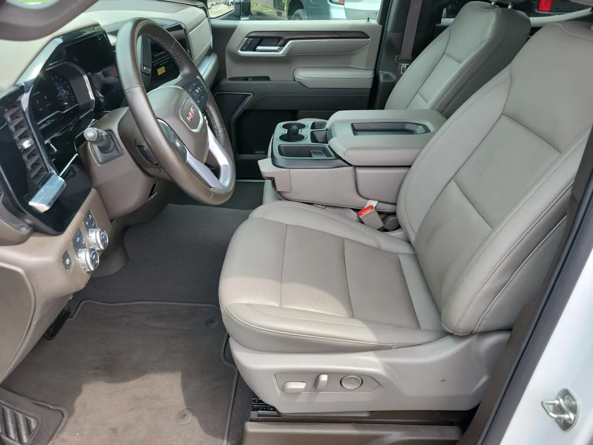 2025 GMC Sierra 1500 SLT thumbnail 5