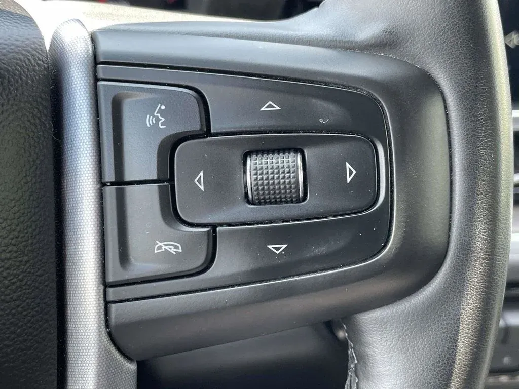 2025 GMC Sierra 1500 SLT thumbnail 22