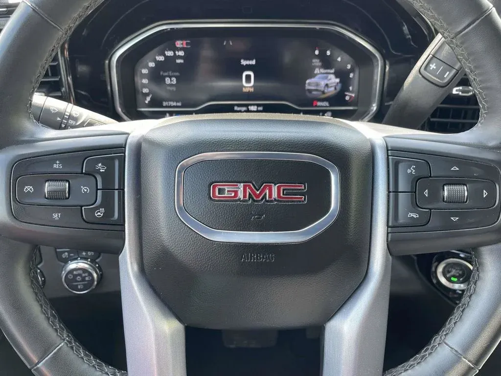 2025 GMC Sierra 1500 SLT thumbnail 23