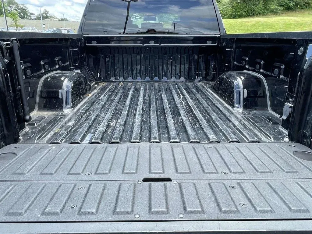 2025 GMC Sierra 1500 SLT thumbnail 27