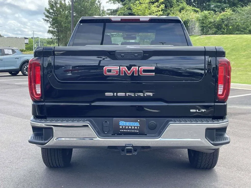 2025 GMC Sierra 1500 SLT thumbnail 4