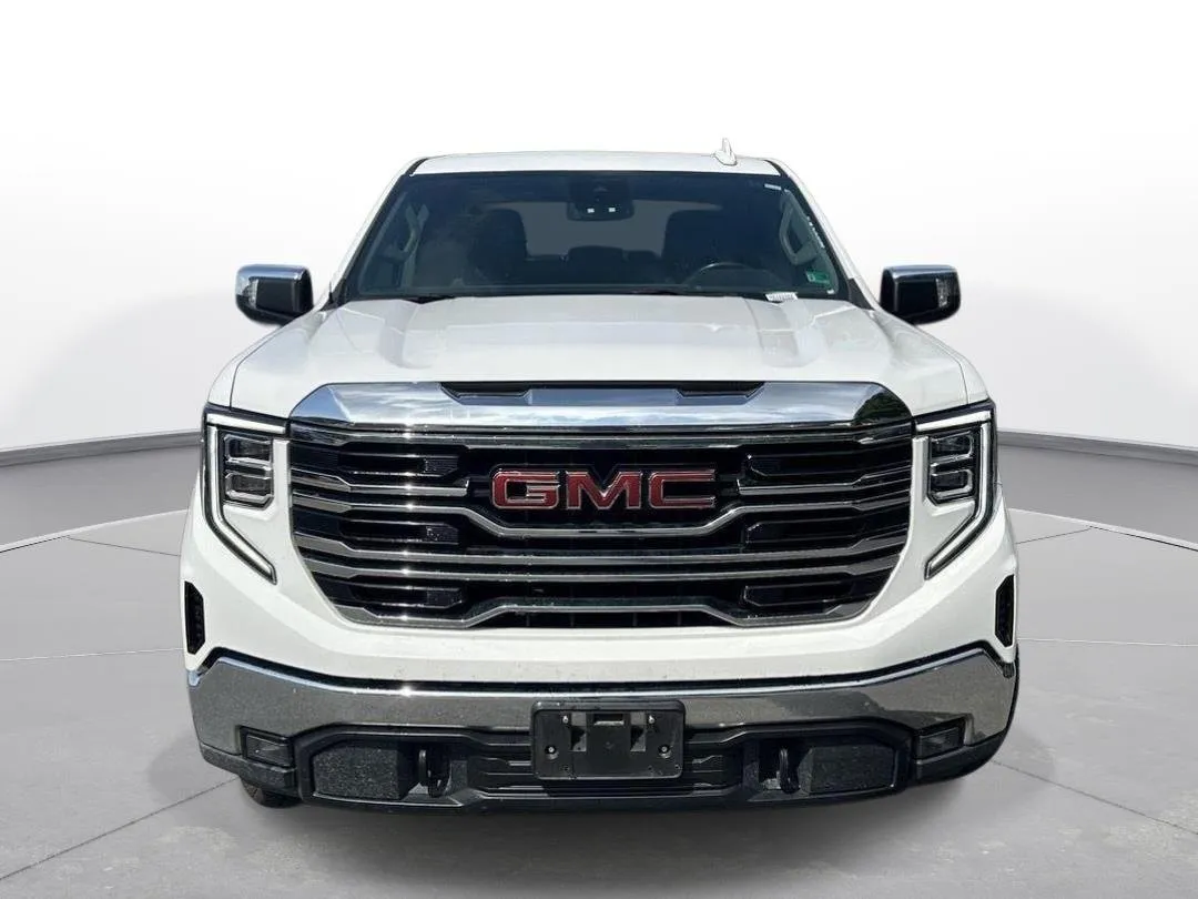 2025 GMC Sierra 1500 SLT thumbnail 3