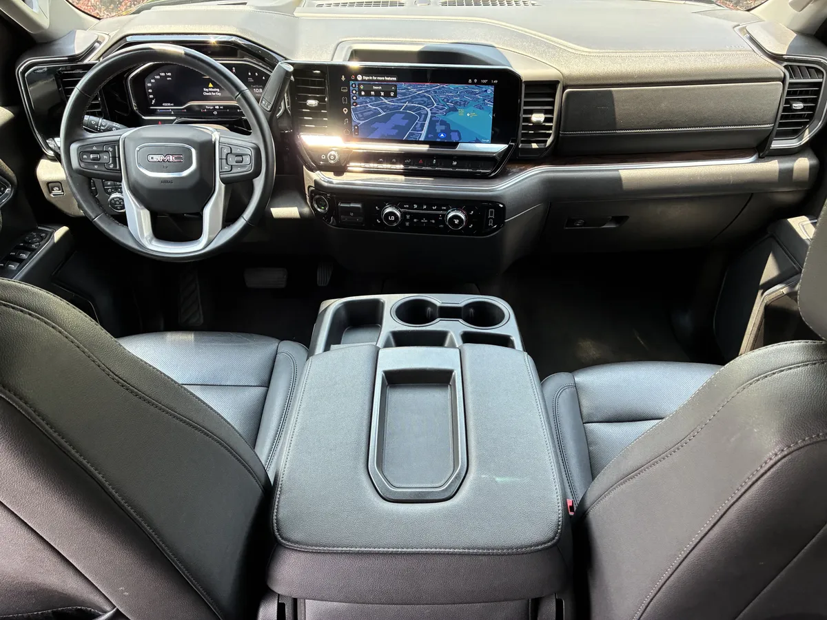2025 GMC Sierra 1500 SLT thumbnail 18