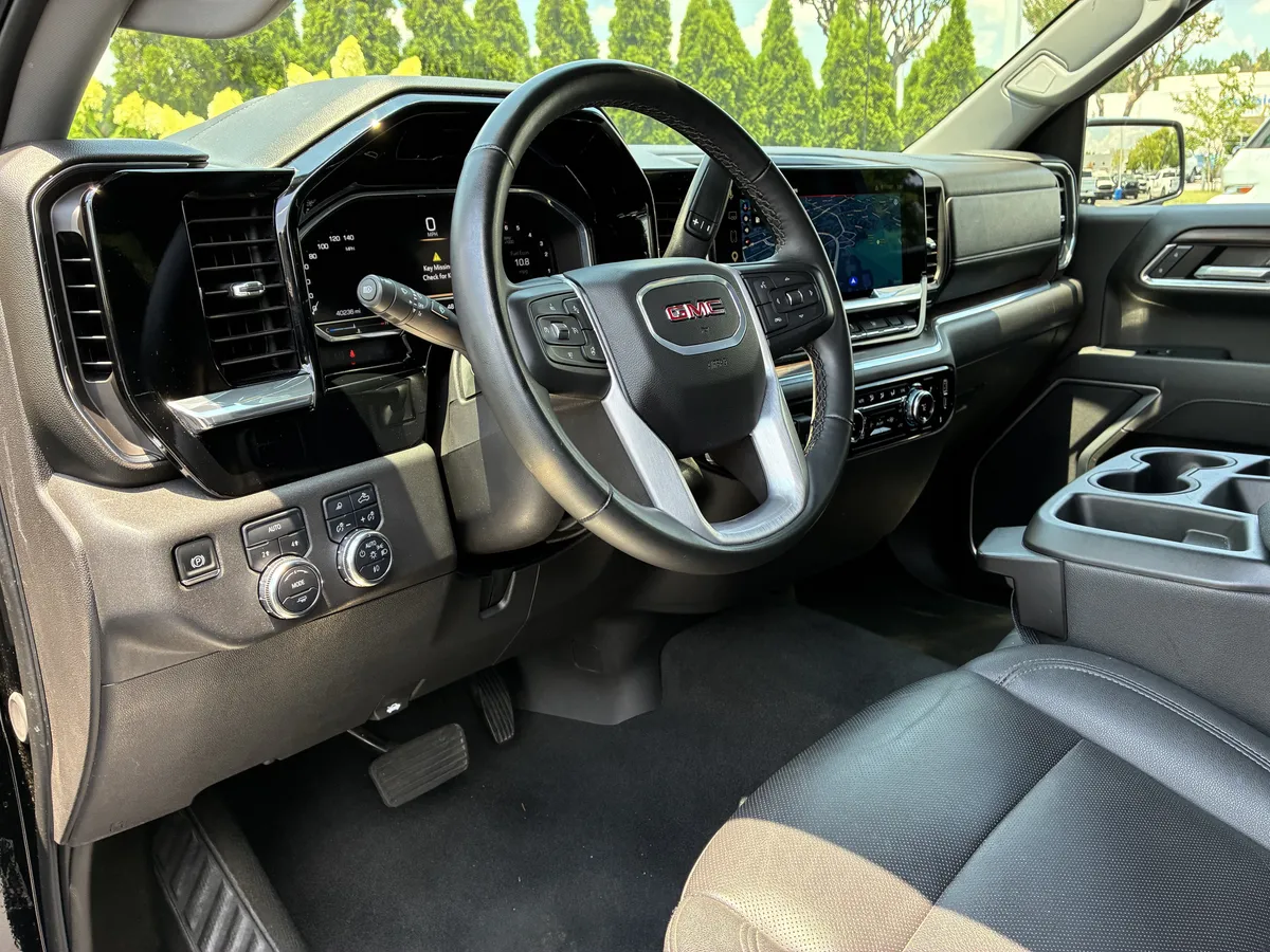 2025 GMC Sierra 1500 SLT thumbnail 22