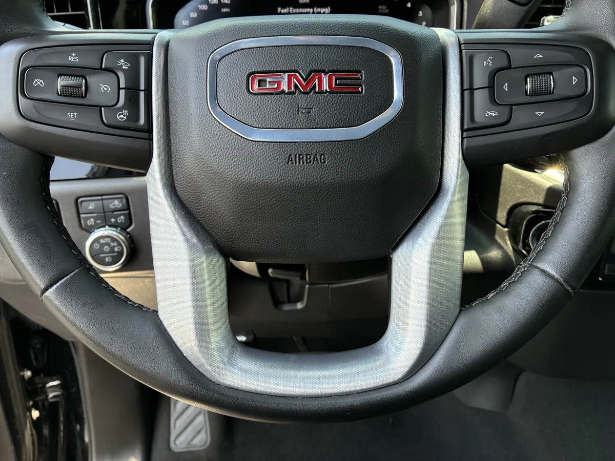 2025 GMC Sierra 1500 SLT thumbnail 27