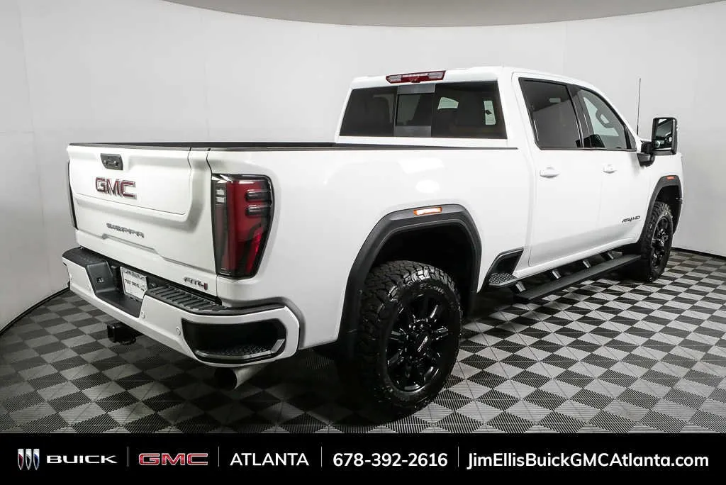 2025 GMC Sierra 2500 HD AT4 thumbnail 3
