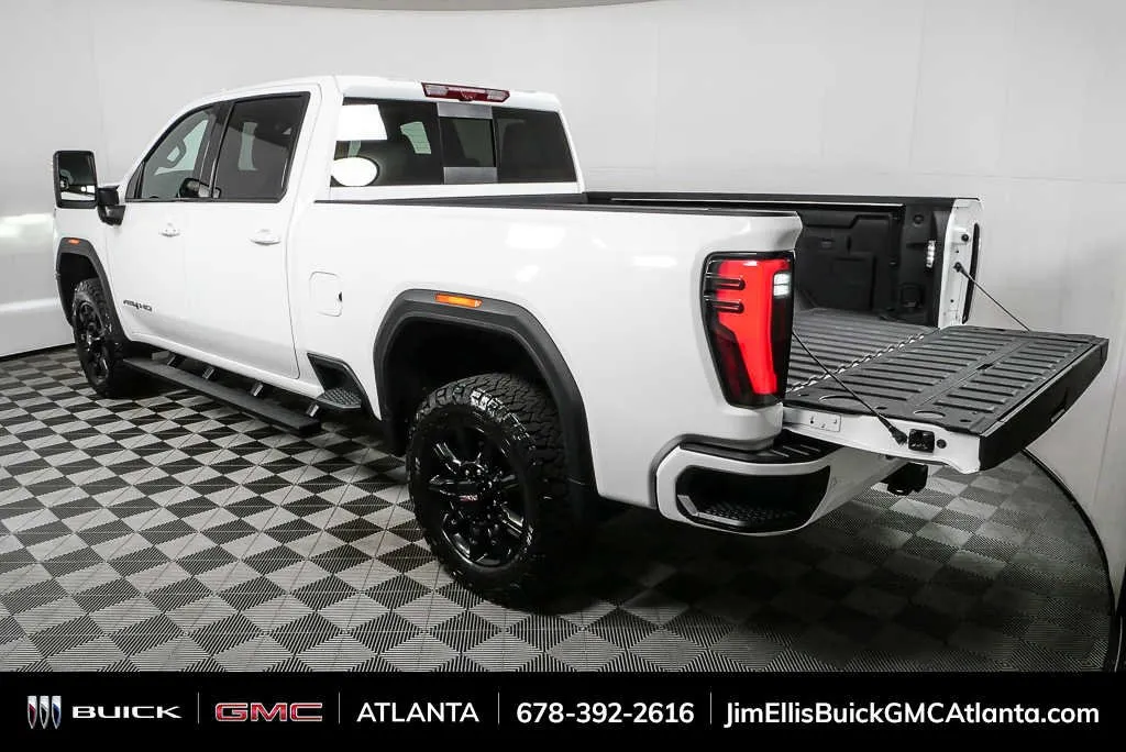 2025 GMC Sierra 2500 HD AT4 thumbnail 32