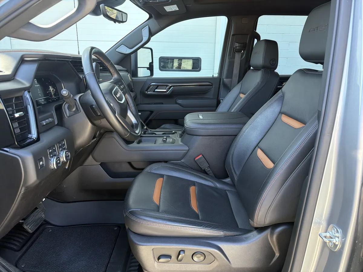 2025 GMC Sierra 2500HD AT4 thumbnail 23