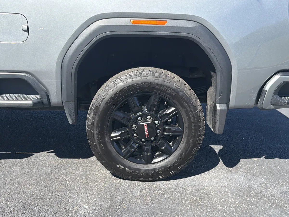 2025 GMC Sierra 2500HD AT4 thumbnail 24