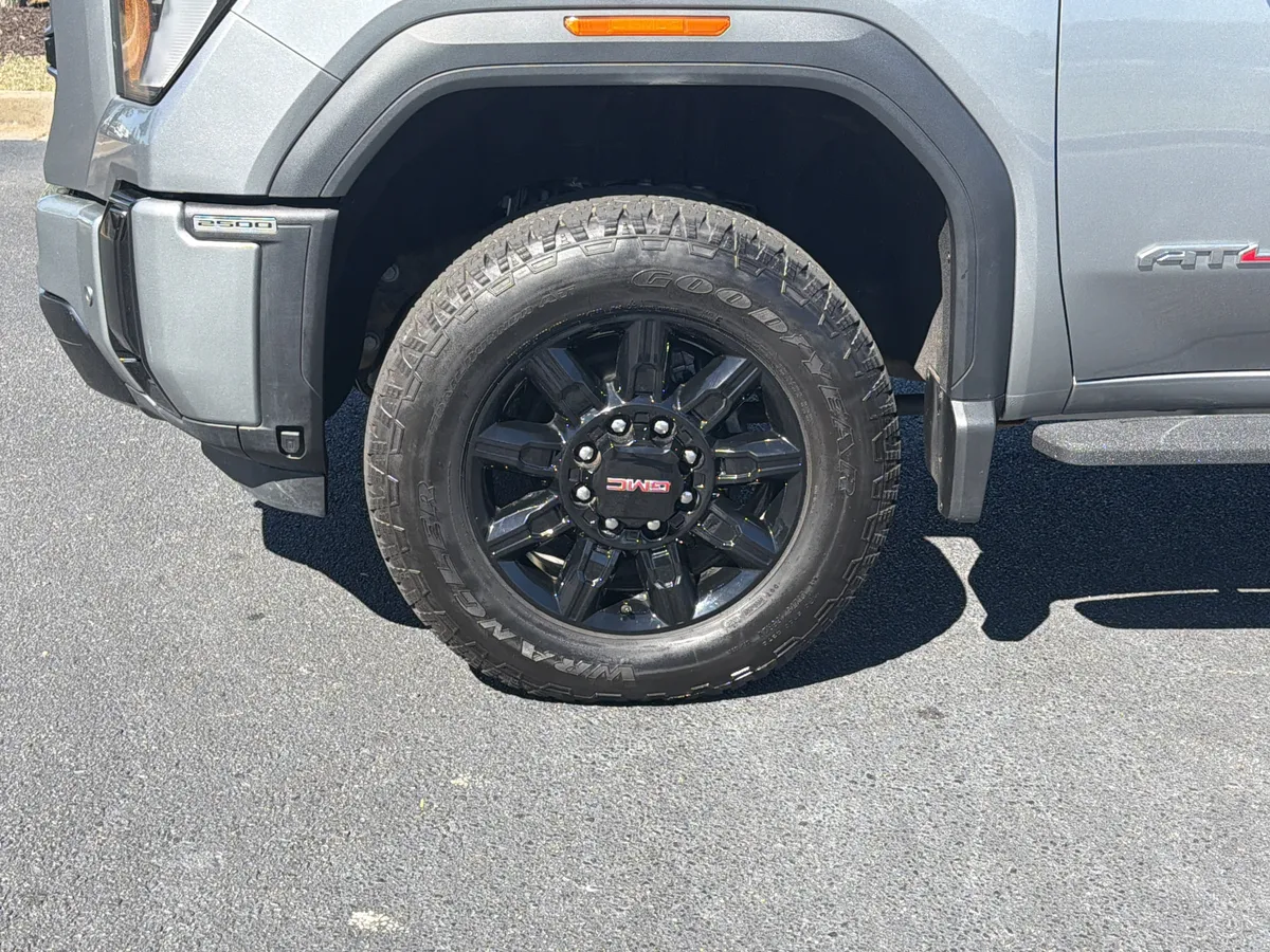 2025 GMC Sierra 2500HD AT4 thumbnail 26