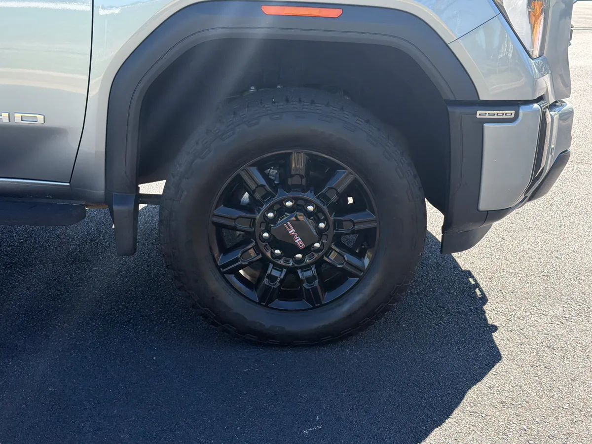 2025 GMC Sierra 2500HD AT4 thumbnail 34