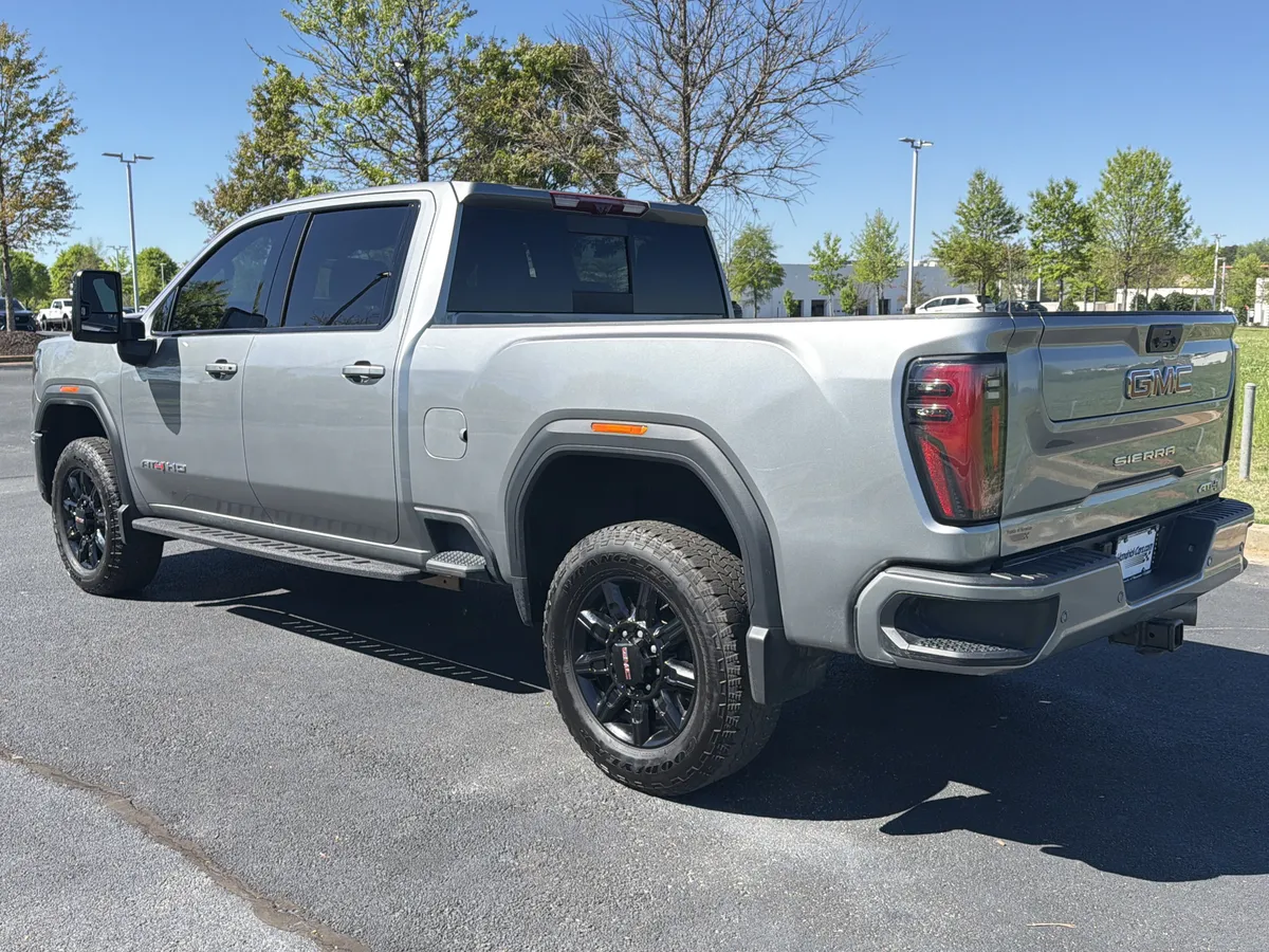 2025 GMC Sierra 2500HD AT4 thumbnail 7