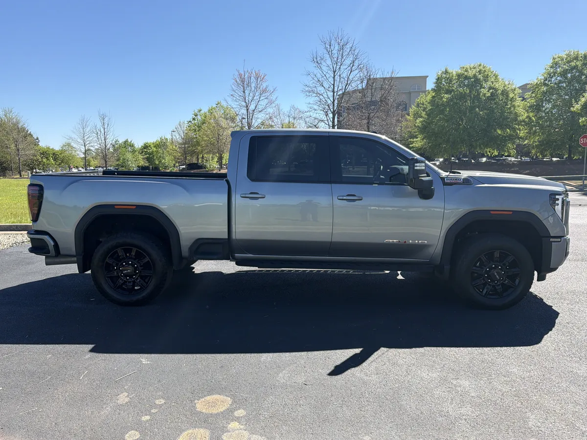 2025 GMC Sierra 2500HD AT4 thumbnail 9