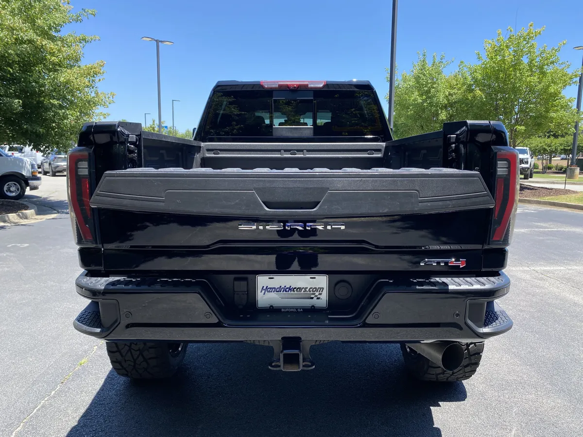 2025 GMC Sierra 2500HD AT4 thumbnail 10