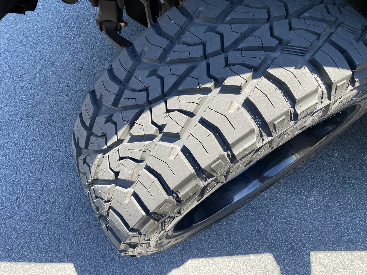 2025 GMC Sierra 2500HD AT4 thumbnail 12