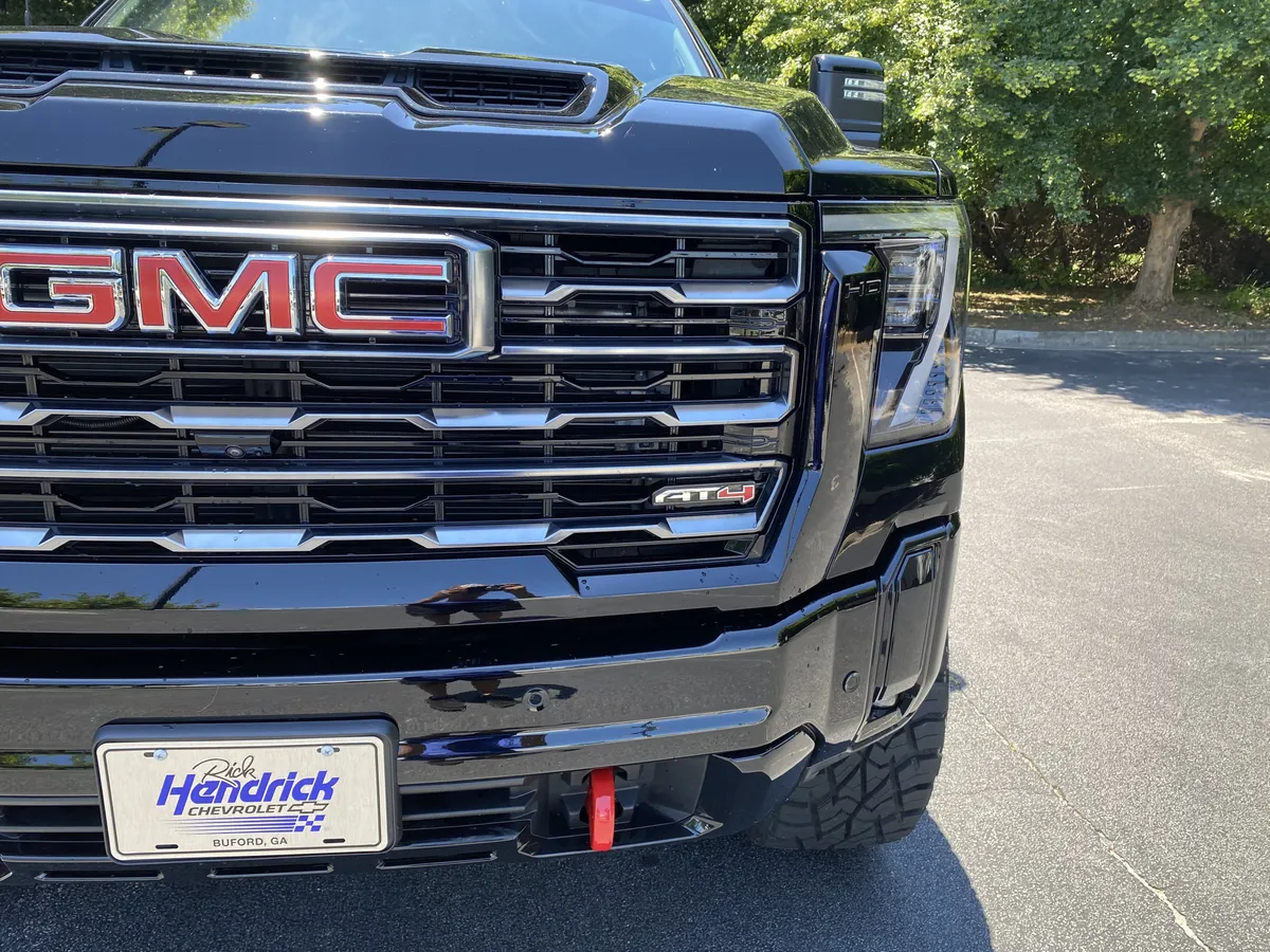 2025 GMC Sierra 2500HD AT4 thumbnail 14