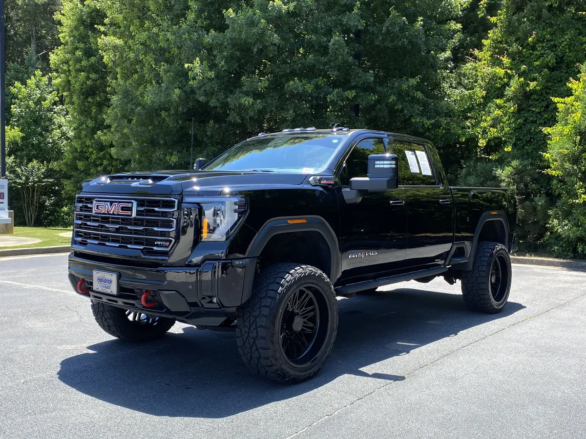 2025 GMC Sierra 2500HD AT4 thumbnail 4