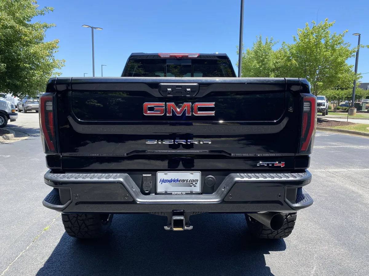 2025 GMC Sierra 2500HD AT4 thumbnail 7