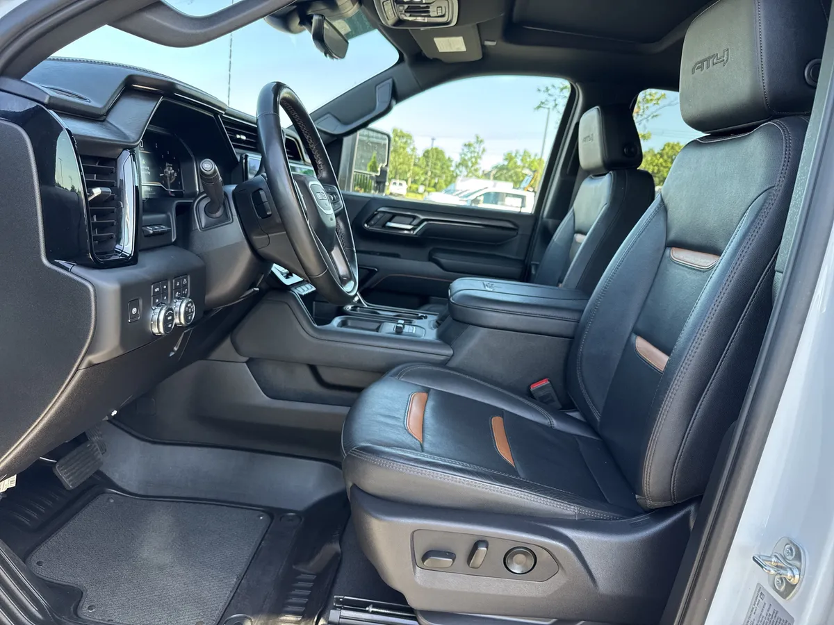 2025 GMC Sierra 2500HD AT4 thumbnail 15