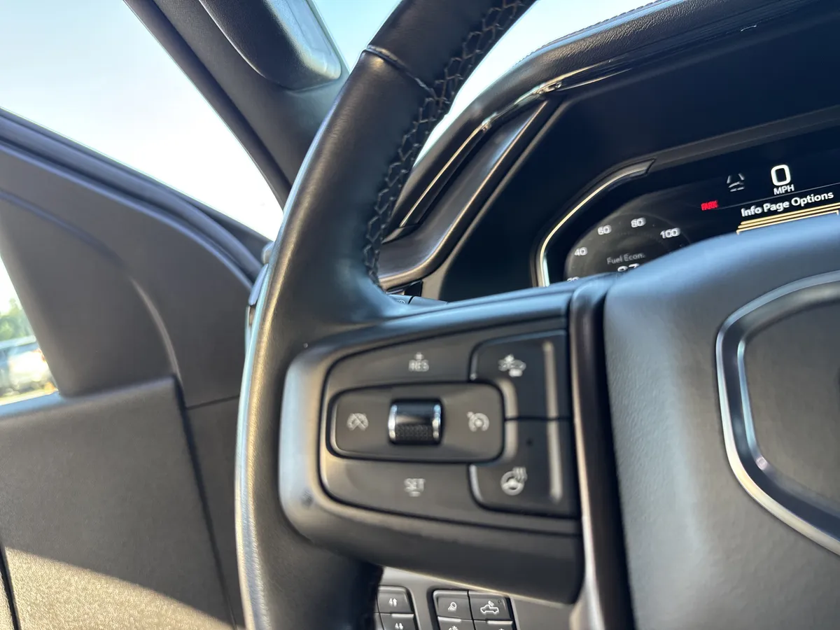 2025 GMC Sierra 2500HD AT4 thumbnail 18
