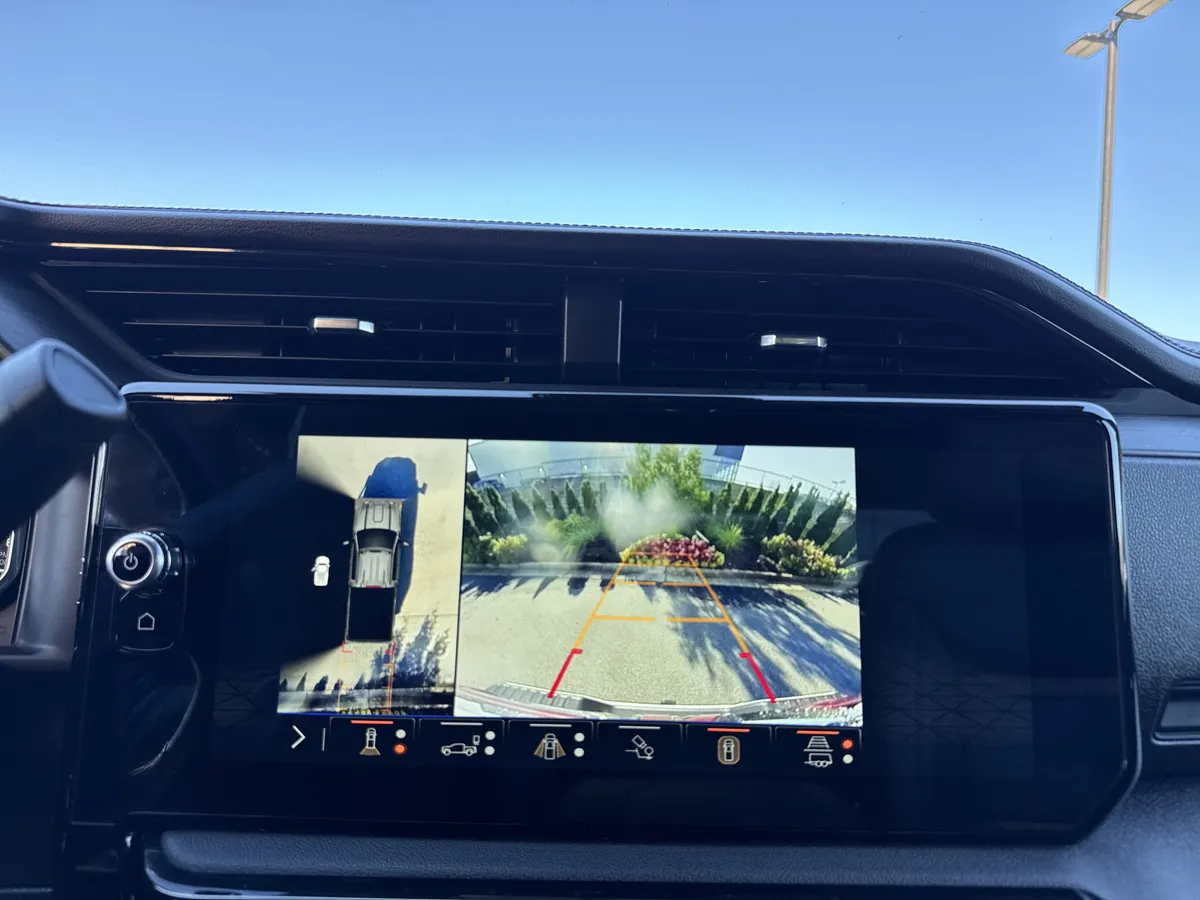 2025 GMC Sierra 2500HD AT4 thumbnail 24