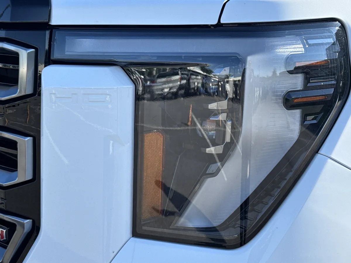 2025 GMC Sierra 2500HD AT4 thumbnail 5