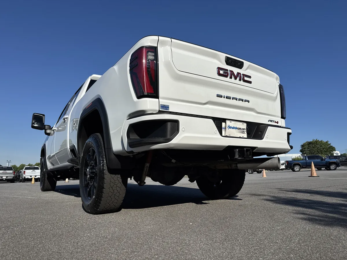 2025 GMC Sierra 2500HD AT4 thumbnail 7