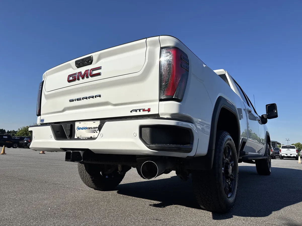 2025 GMC Sierra 2500HD AT4 thumbnail 9