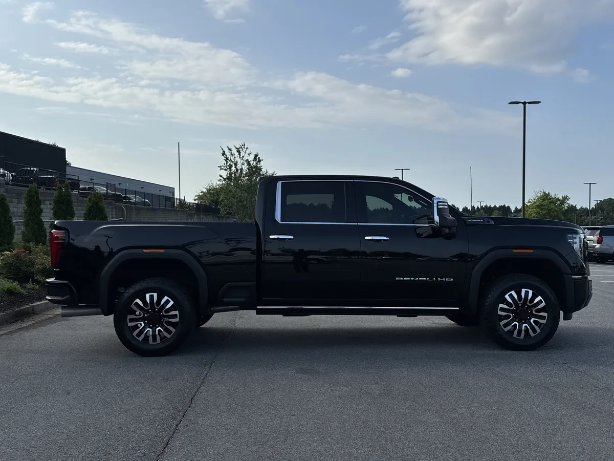 2025 GMC Sierra 2500HD Denali Ultimate thumbnail 10