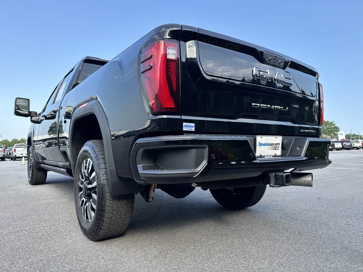 2025 GMC Sierra 2500HD Denali Ultimate thumbnail 7