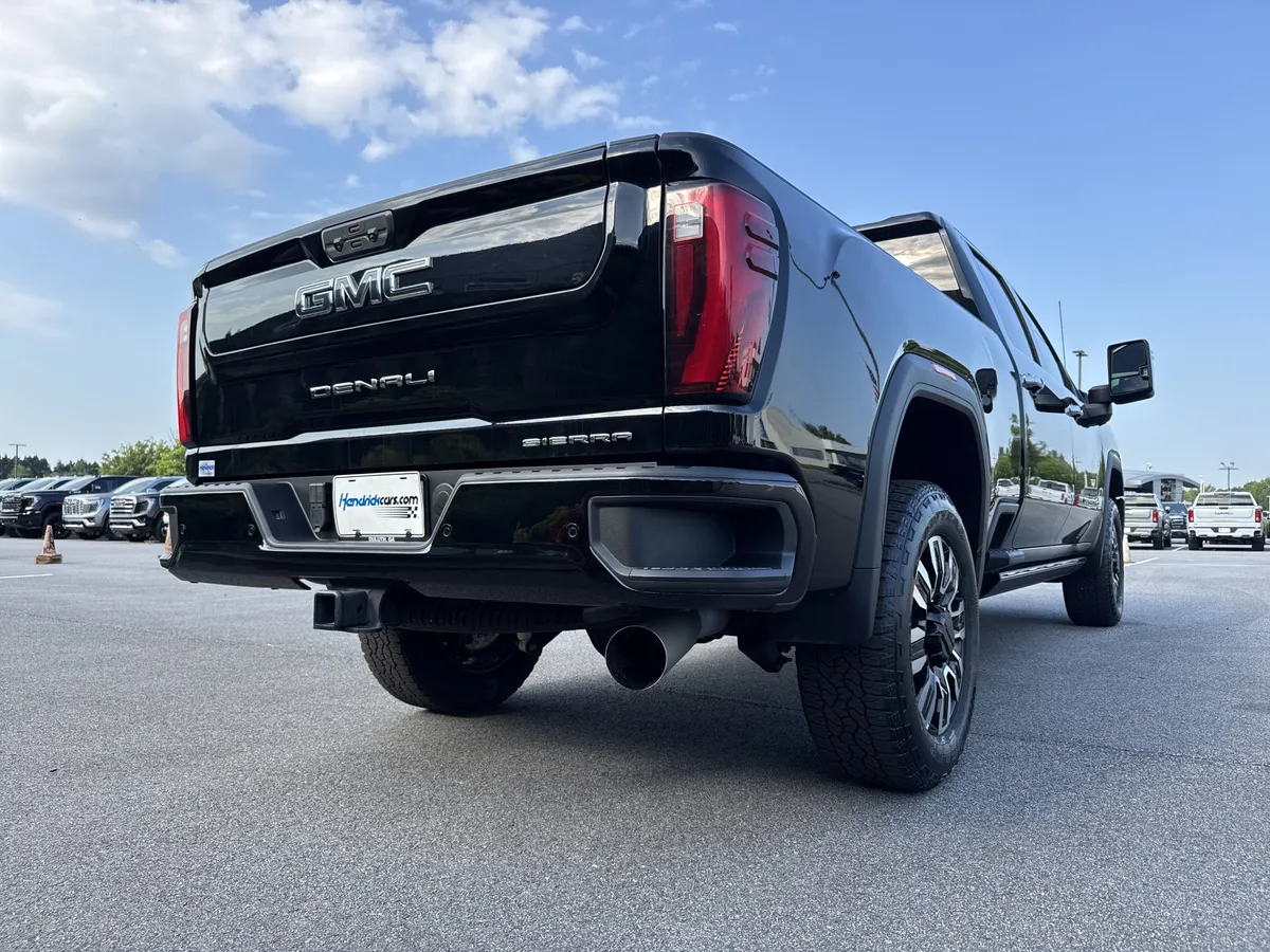 2025 GMC Sierra 2500HD Denali Ultimate thumbnail 9