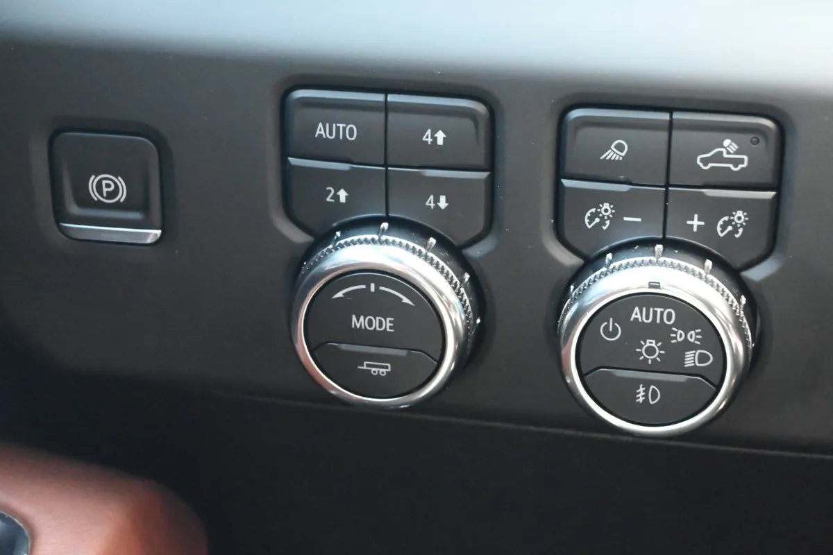 2025 GMC Sierra 2500HD Denali Ultimate thumbnail 12