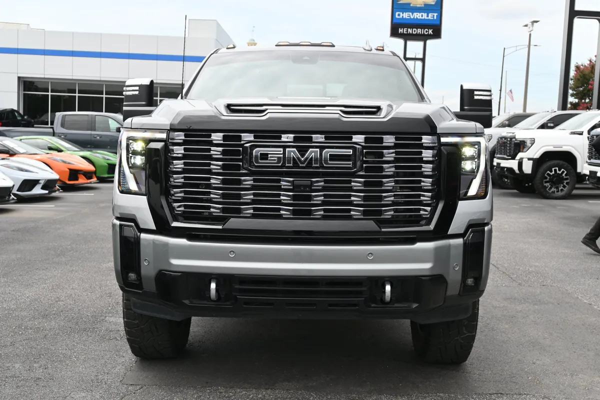 2025 GMC Sierra 2500HD Denali Ultimate thumbnail 14