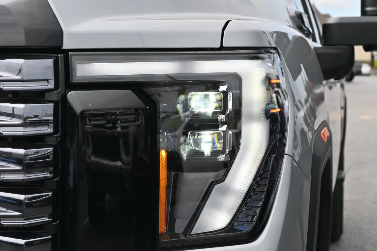 2025 GMC Sierra 2500HD Denali Ultimate thumbnail 17