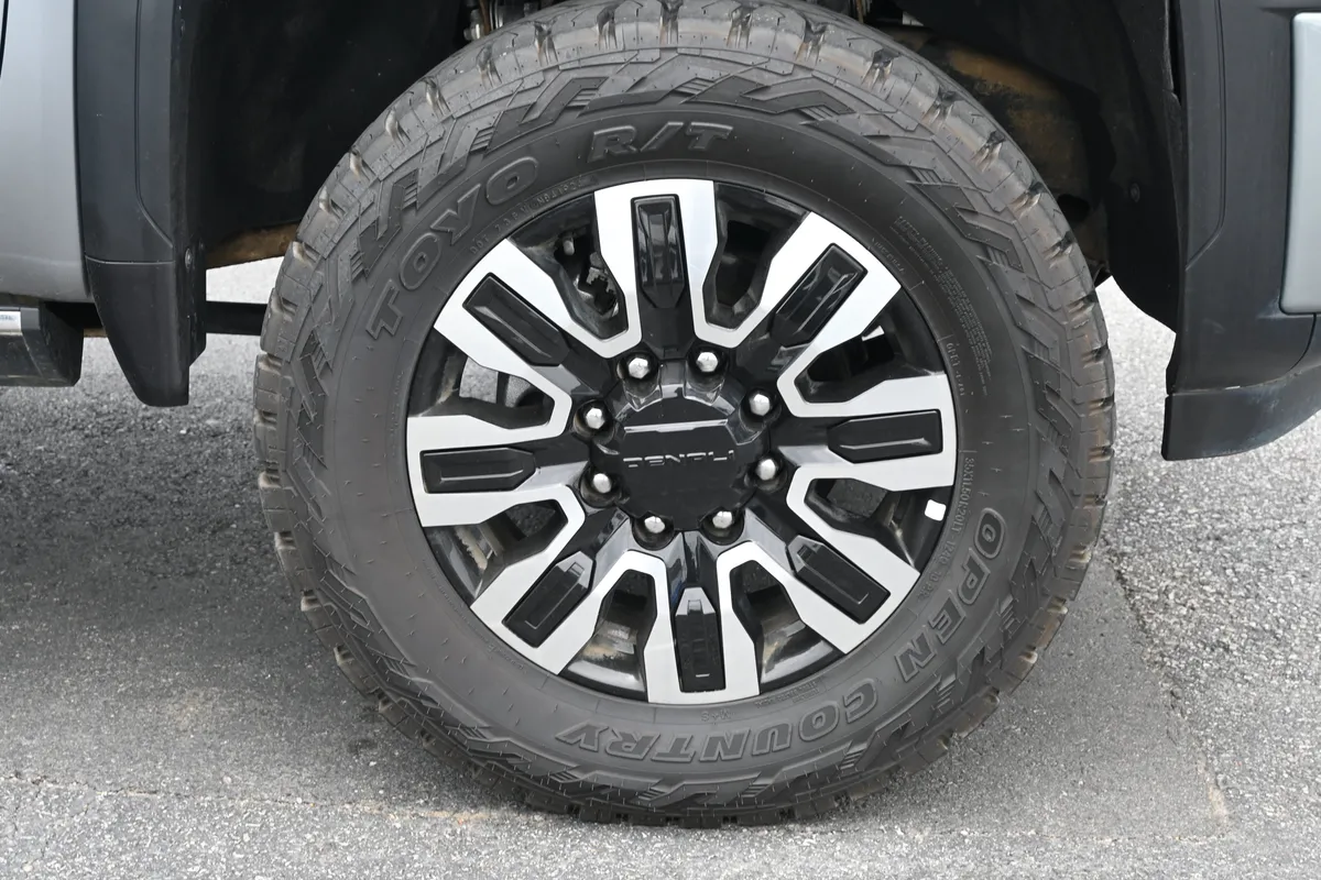 2025 GMC Sierra 2500HD Denali Ultimate thumbnail 21