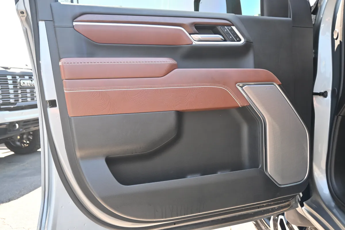 2025 GMC Sierra 2500HD Denali Ultimate thumbnail 22