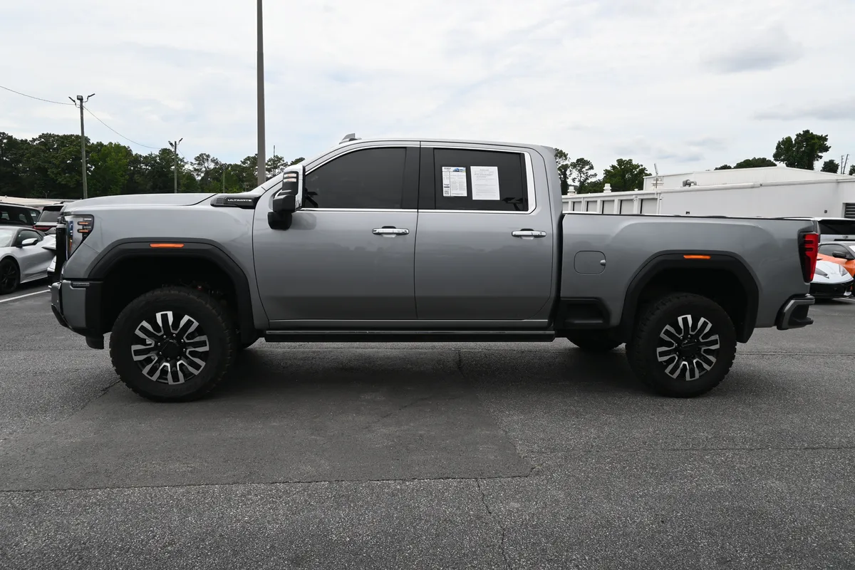 2025 GMC Sierra 2500HD Denali Ultimate thumbnail 4