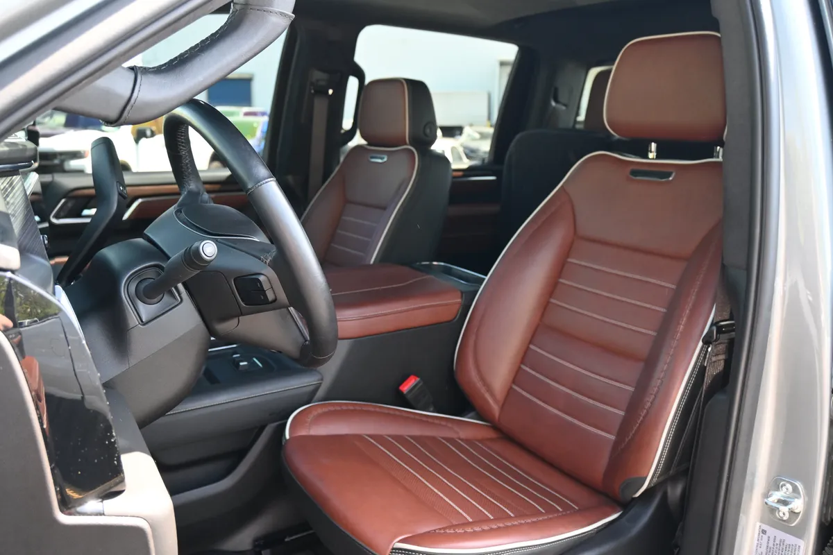 2025 GMC Sierra 2500HD Denali Ultimate thumbnail 7